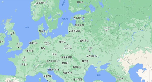 러시아 주변 지리를 보여주는 지도. 우크라이나가 러시아의 서쪽 국경과 바로 맞닿아있다.