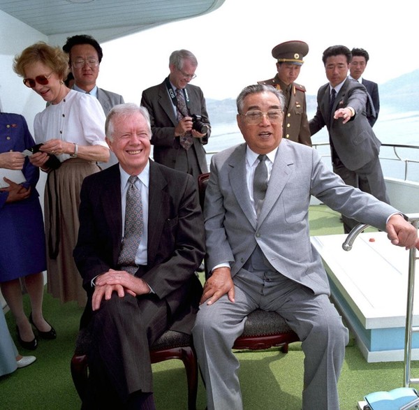 1994년 6월 김일성 주석(오른쪽)과 지미 카터 특사(왼쪽)