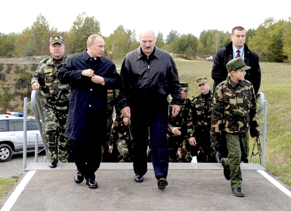 ▲ 2013년 자파드 연합훈련에 동행한 푸틴과 루카셴코 대통령.  © 크렘린